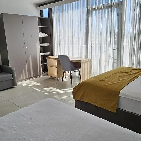 Tut Otel